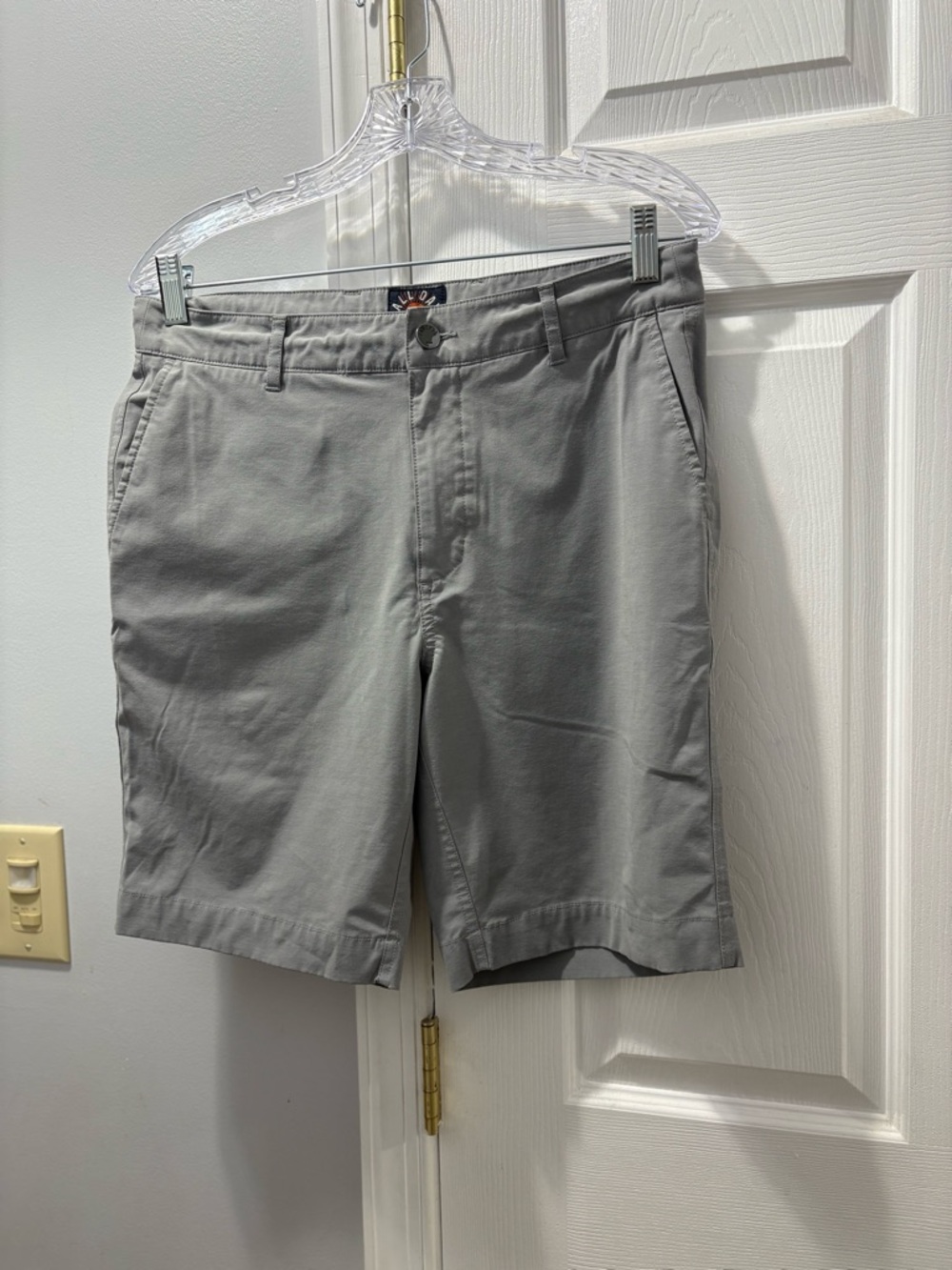 Faherty All Day Shorts Lightweight Light Gray Size 31- SMALL FLAW
